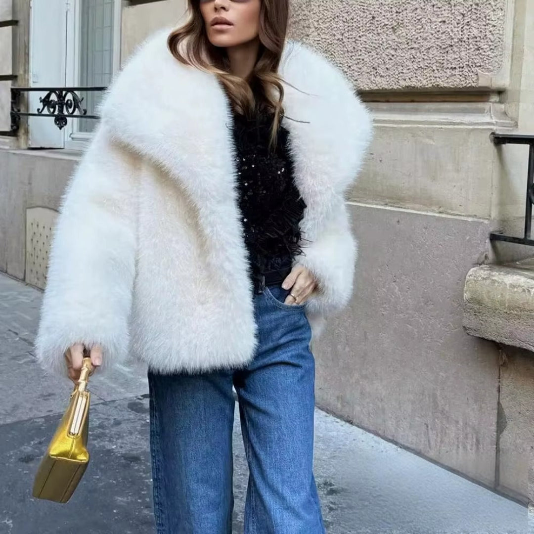 Margarita | Chaqueta Corta de Pelo con Cuello Ancho