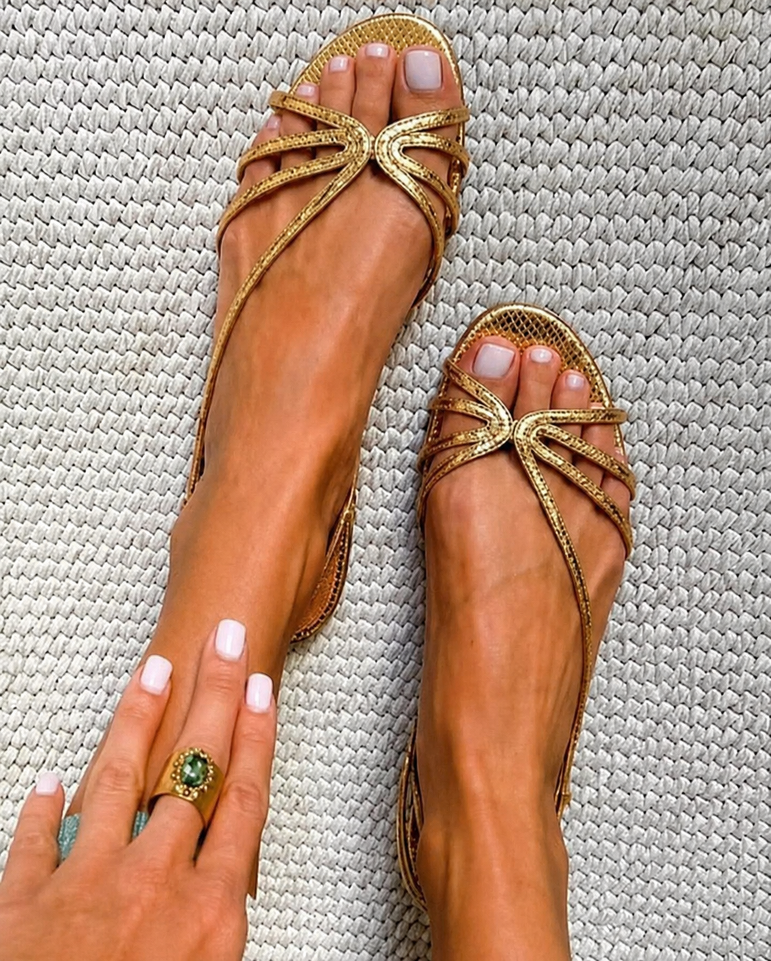 SANDALIAS DORADAS™