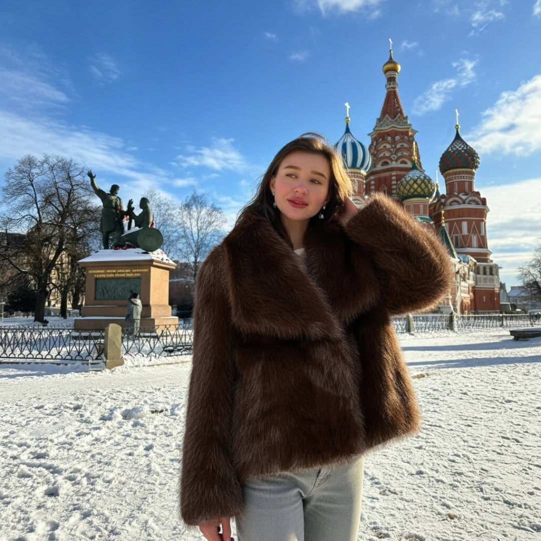 Margarita | Chaqueta Corta de Pelo con Cuello Ancho