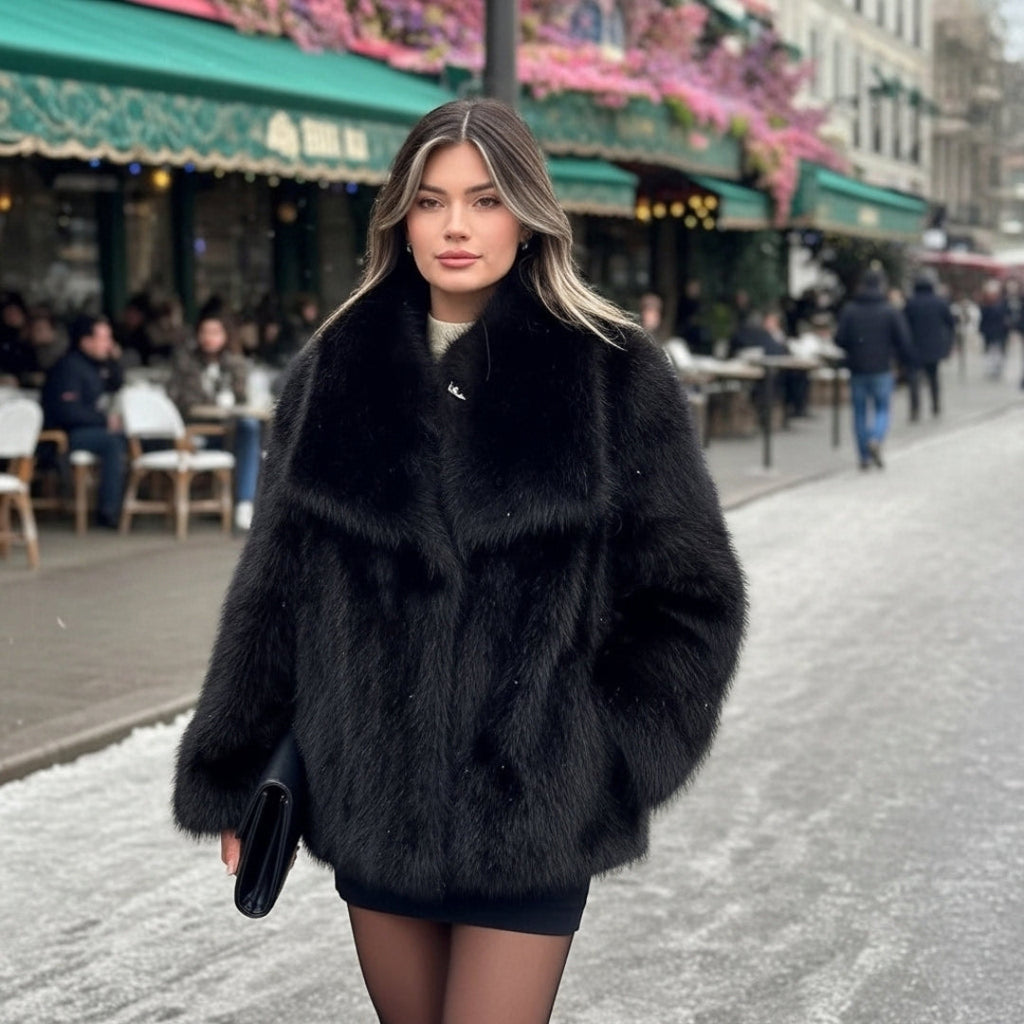 Margarita | Chaqueta Corta de Pelo con Cuello Ancho